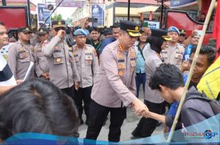Aksi Unjuk Rasa Elemen Mahasiswa Di Wilkum Polresta Deli Serdang Berjalan Damai dan Kondusif